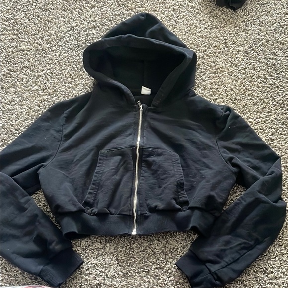 SHEIN Black Cropped Hoodie - Picture 2 of 7